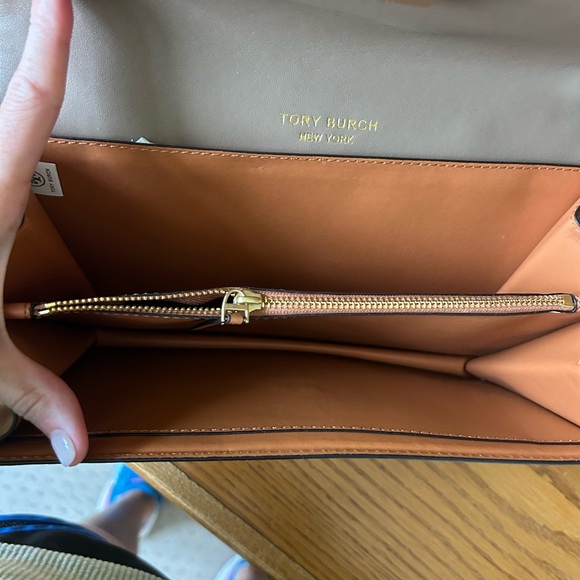 Tory Burch Tan and Brown Logo Crossbody Bag - Picture 3 of 4